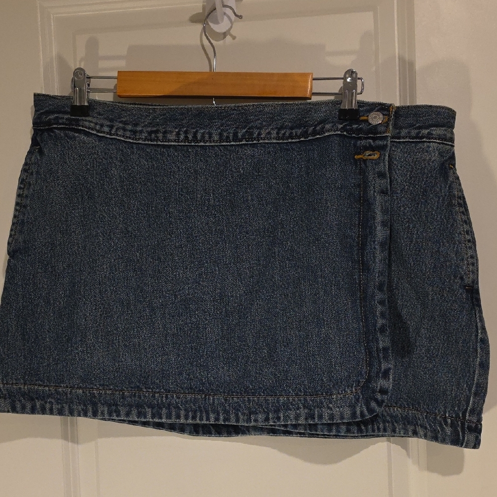 Levi's Denim Wrap Mini Skirt - Blue - Size 18 (Waist 34)